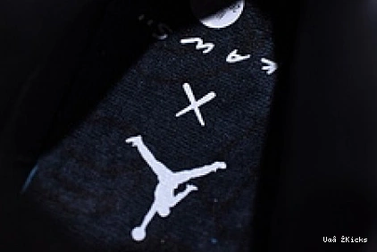 black 4 retro 540 kaws Air Nike 930155- 2906 Vibrant Jordan 0826